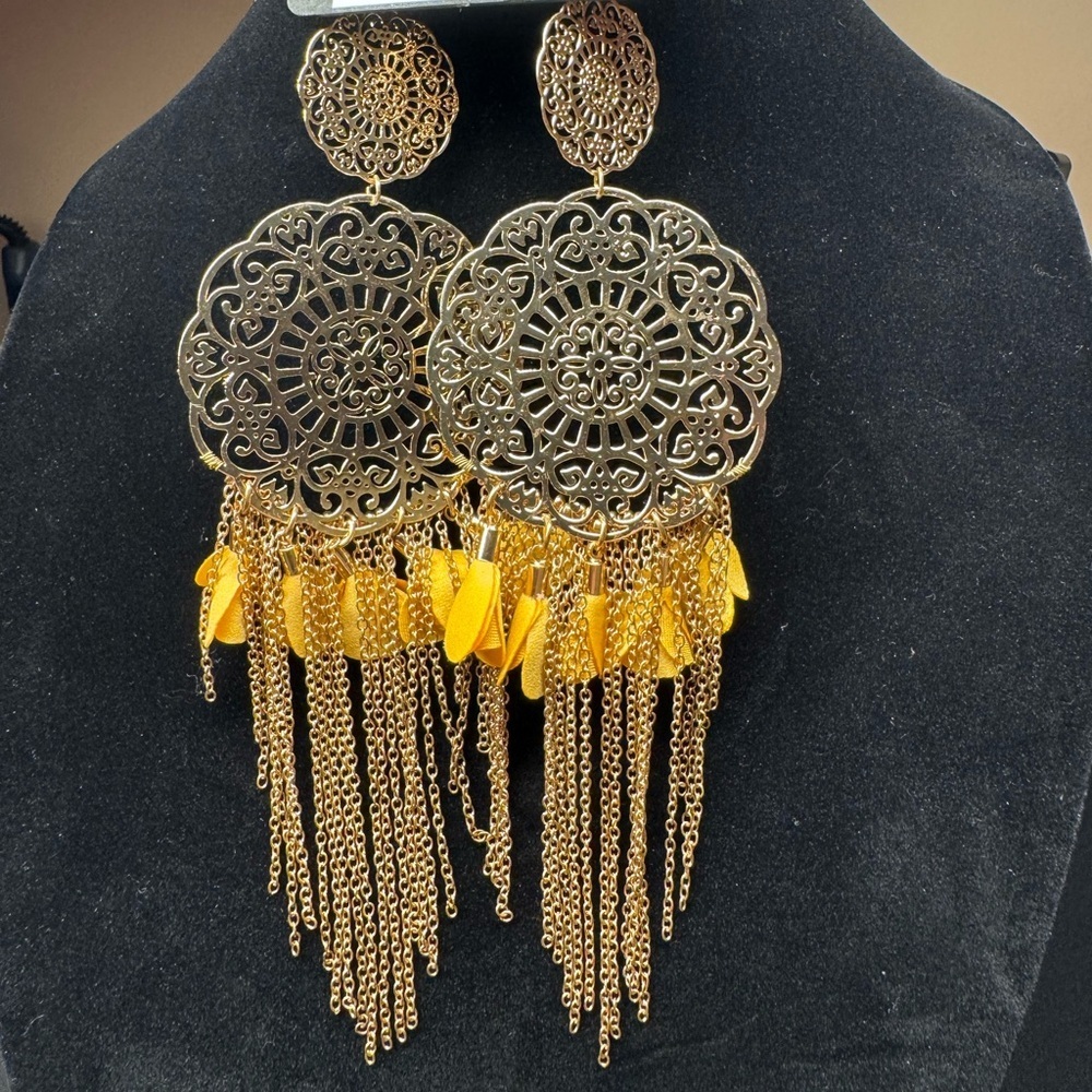 Gold Tone Mandala Fringe Necklace - Picture 3 of 4